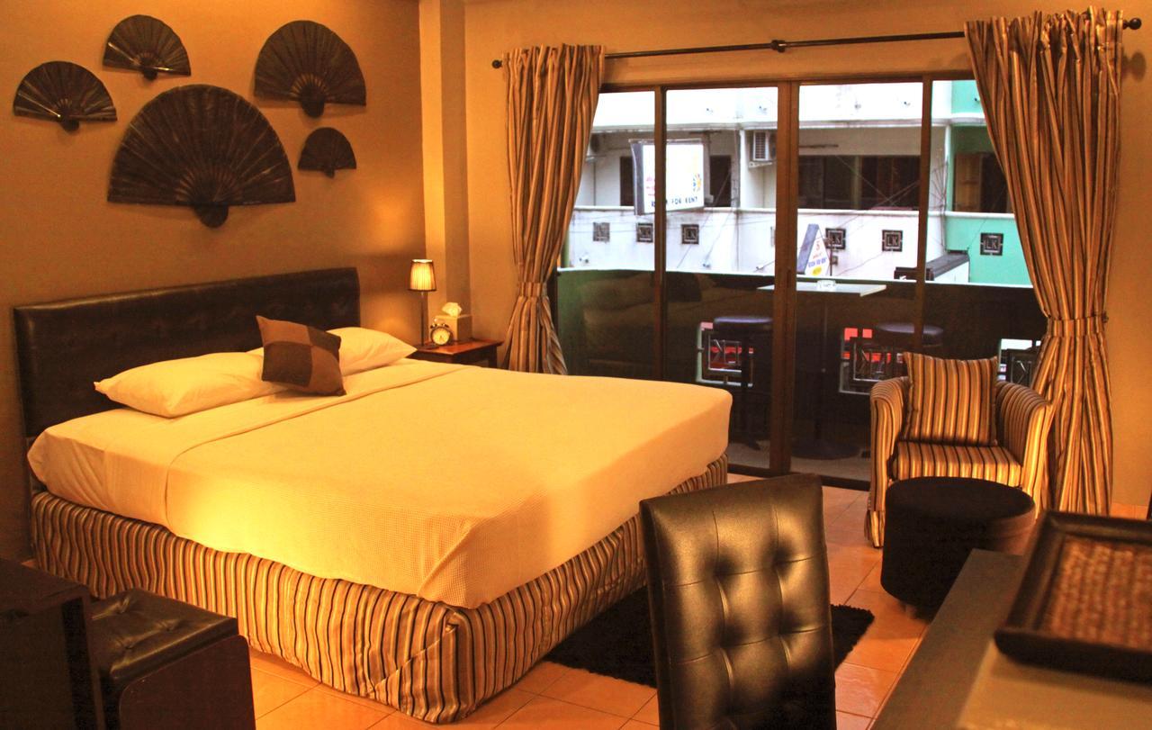The Golf Club Pattaya Hotell Eksteriør bilde